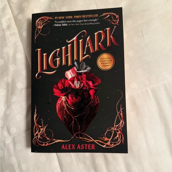 Lightlark by Alex Aster - Picture 1 of 2